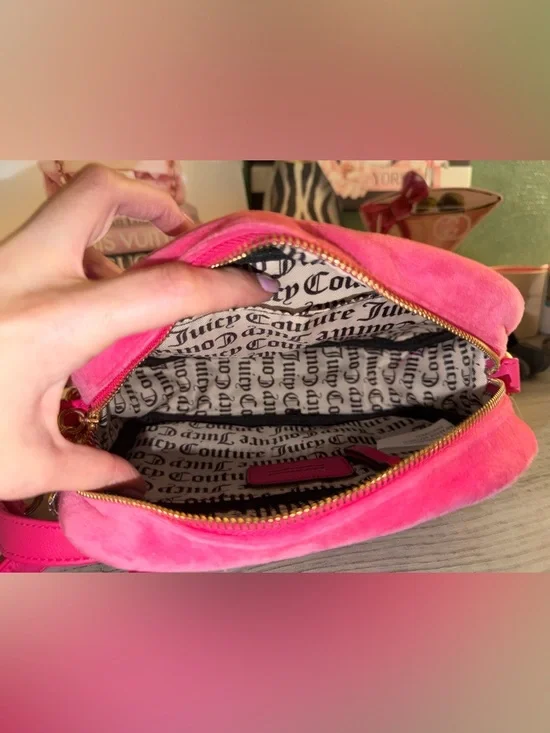 NWT Juicy Couture Fuzzy Vibrant Pink Crossbody Bag - Picture 4 of 5